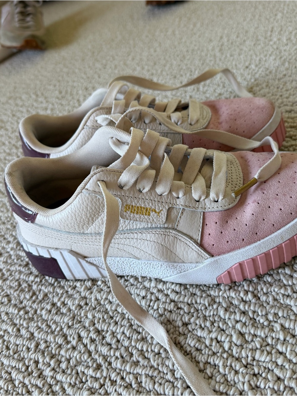 Vintage puma white with pink detailing sneaker 6.5 #sneakers #puma #vintage